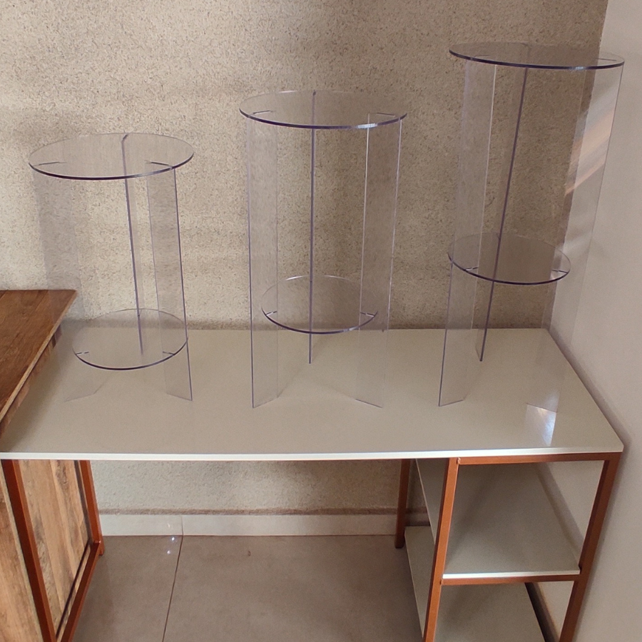 Trio Mesa Acrílico Transparente Cilindro Tripe Coluna Elevação
